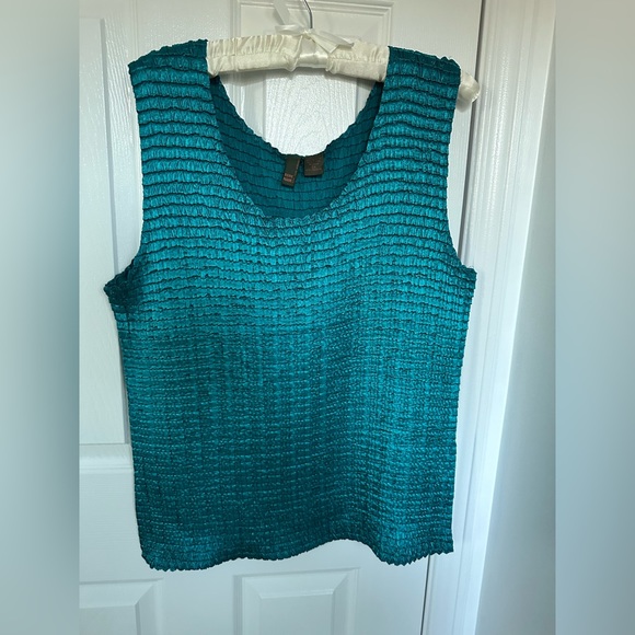Teal sleeveless blouse - Picture 1 of 5
